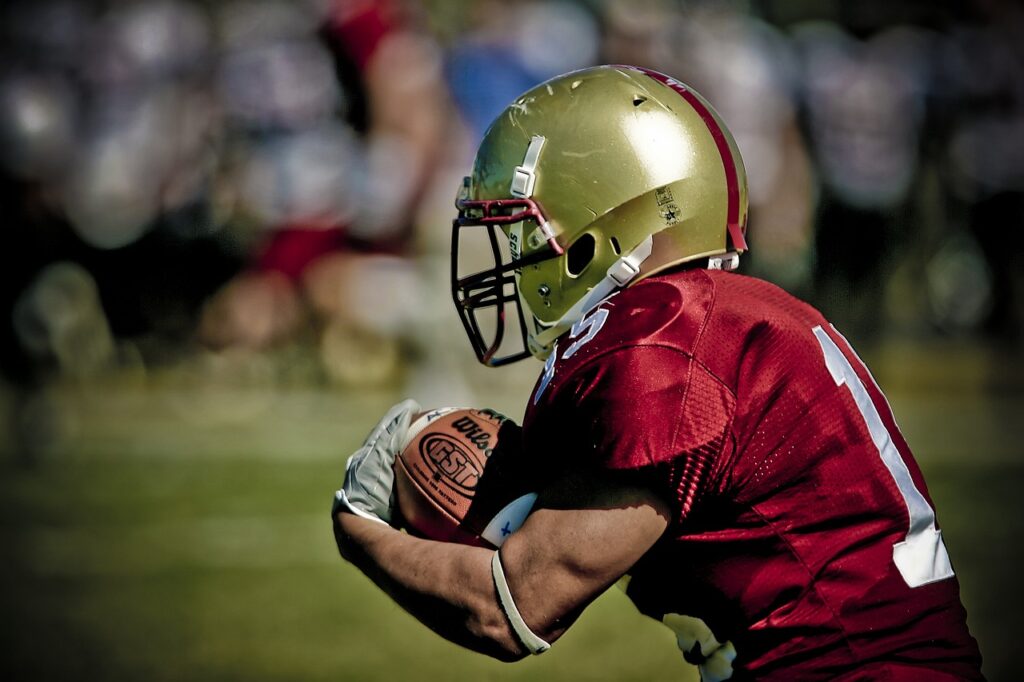 football, running back, gold helmet-1521001.jpg